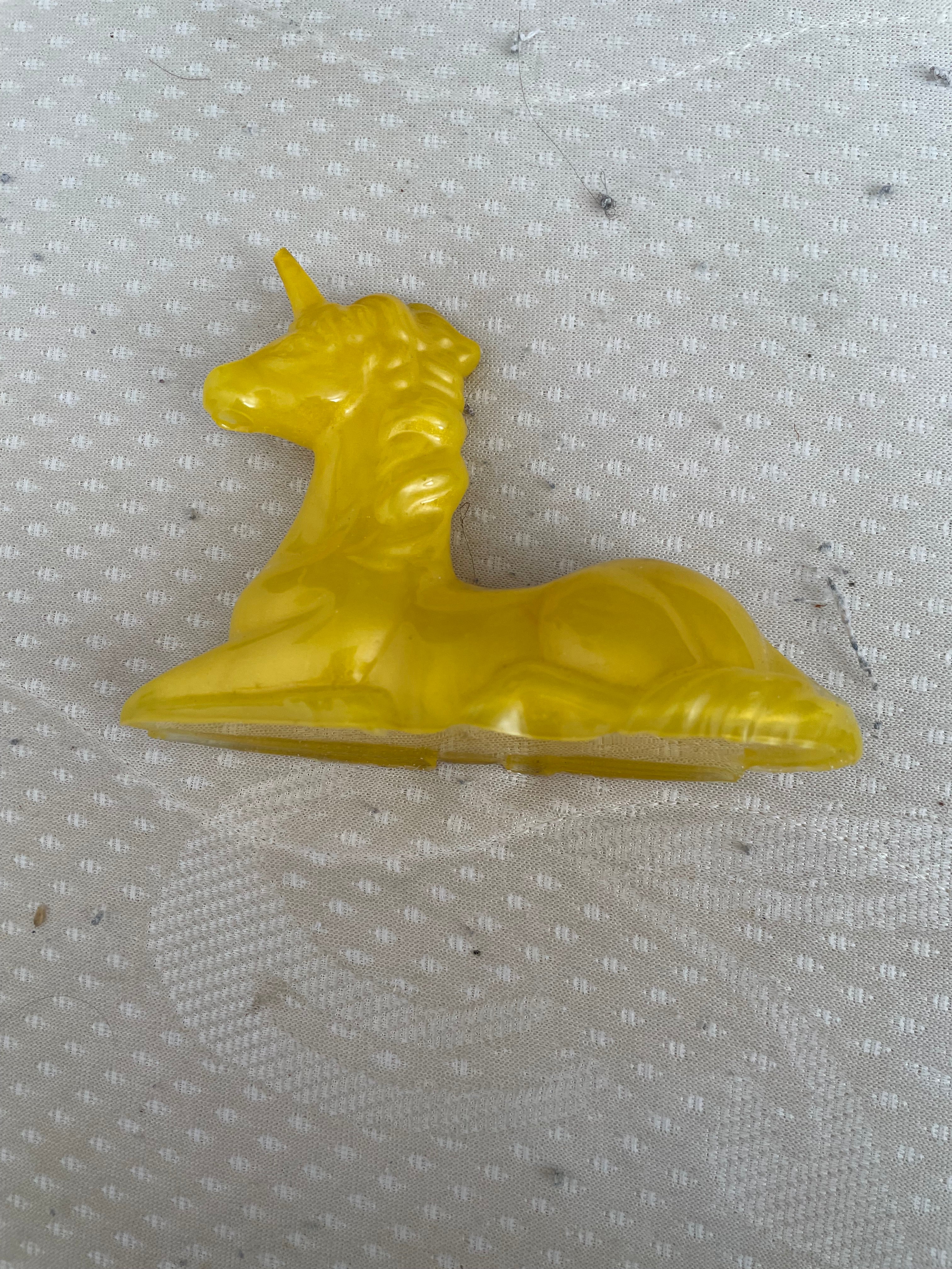 Grande licorne jaune