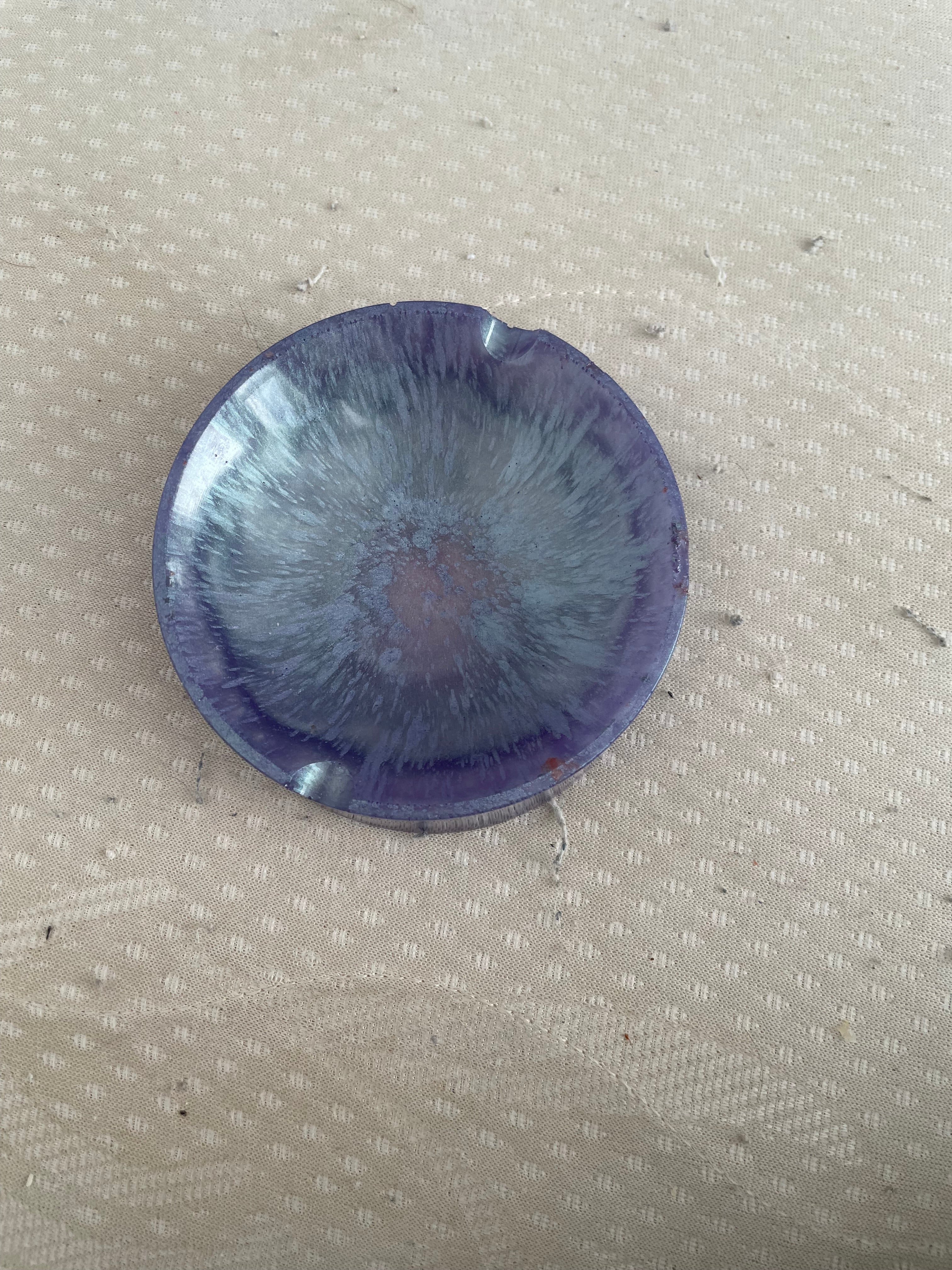 Cendrier rond violet