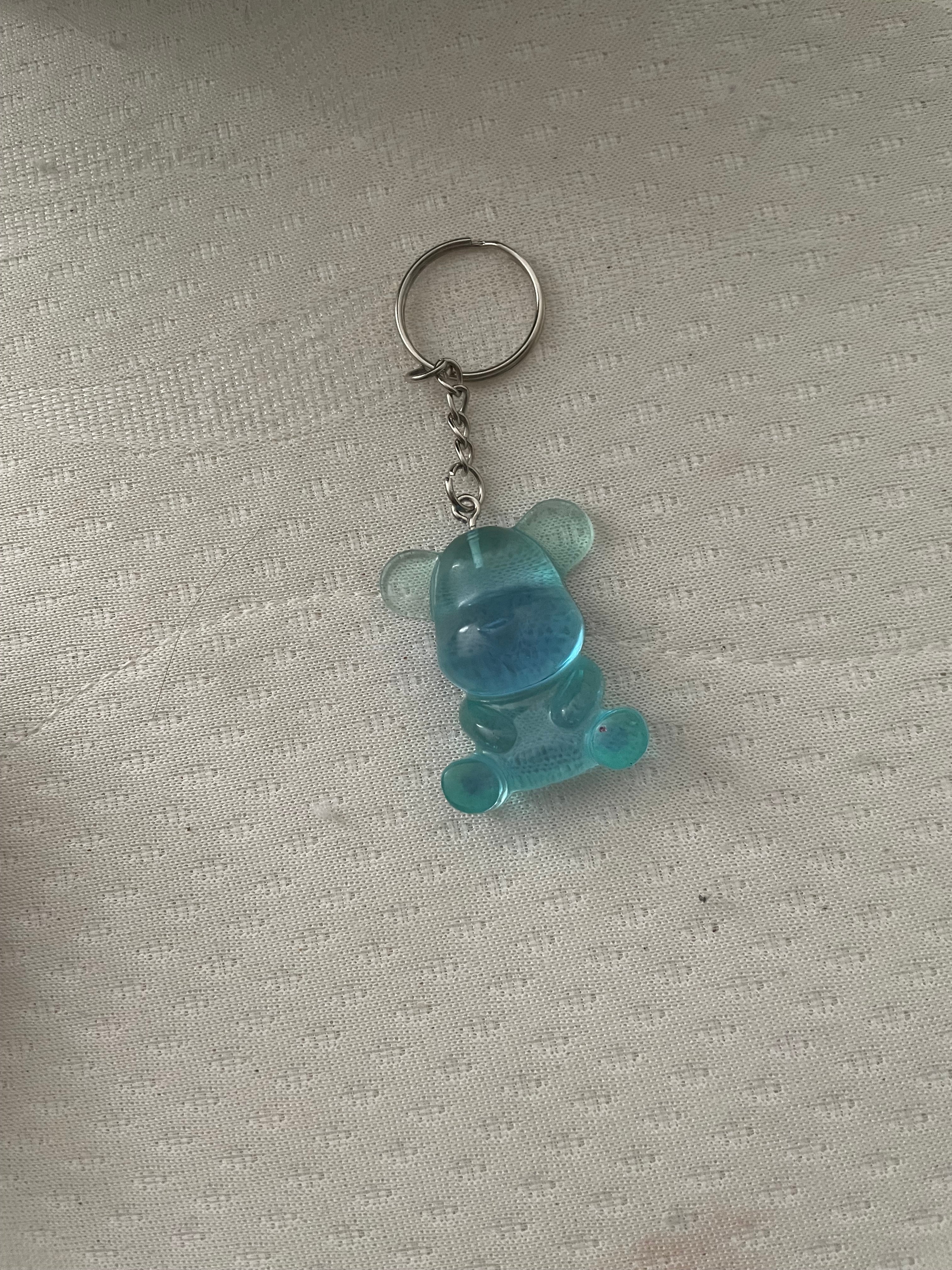 Porte clé moyen ours bleu transparent