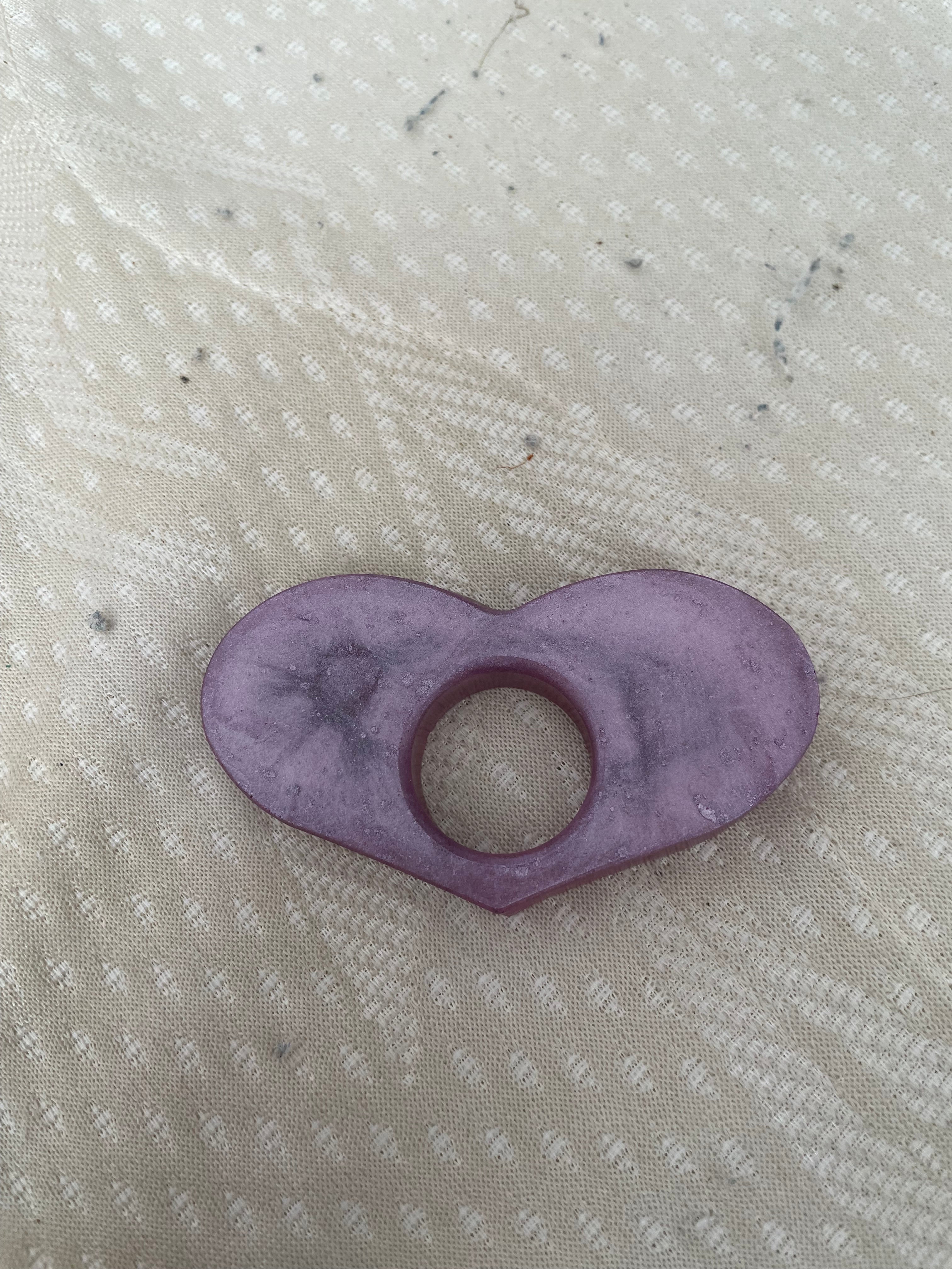 Bague de lecture coeur violette