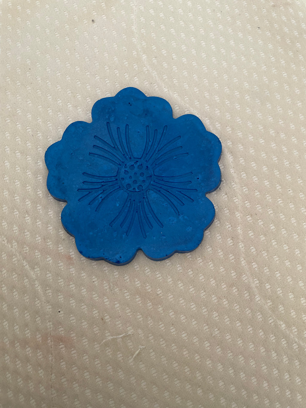 Dessous de verre  en fleur par 2 bleu